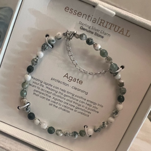 Essential Ritual Agate Bracelet - Picture 2 of 3
